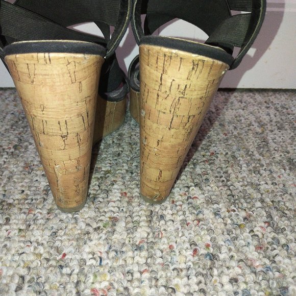 9 Madden Girl black Elastic strap wedge sandal cork heel - Picture 4 of 8